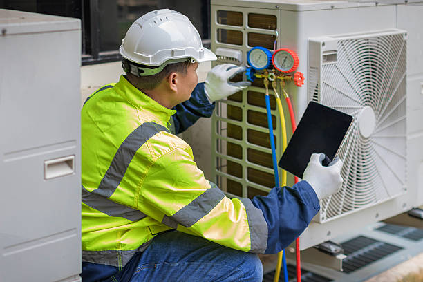 Professional Hvac technician working in Strasburg, OH